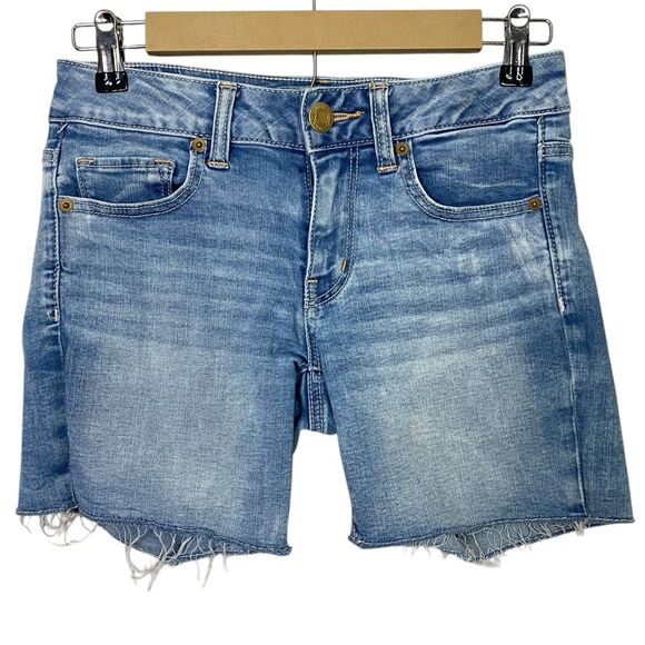 American Eagle Shorts Womens 4 (28" Waist) Blue Denim Midi Frayed Hem Cut Off - Picture 1 of 8